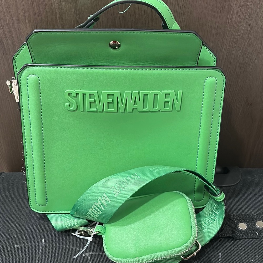 Steve Madden Vibrant Green Shoulder Bag